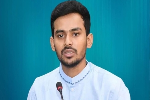 এনসিপিতে যোগ দিলেন সাবেক উপদেষ্টা আসিফ মাহমুদ