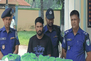 শাল্লায় মাদক সম্রাজী উজ্জলাসহ আটক ২