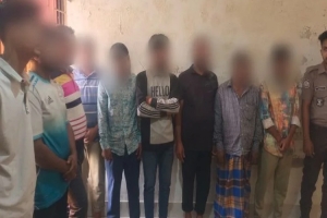 সিলেটে বিপুল পরিমাণ ভারতীয় পণ্যসহ আটক ৯