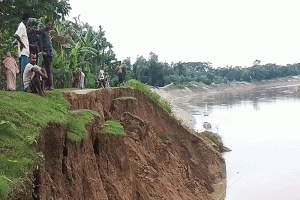 মৌলভীবাজারে মনু নদীর পাড়ে মিলল জুতা-ওড়না: বৃদ্ধা নিখোঁজ