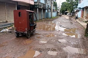 কুলাউড়ায় অর্ধশতাধিক সড়ক চলাচলের অনুপযোগী