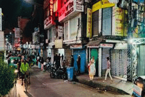 সিলেটে রাতের কেনাকাটা বন্ধ, পর্যটক–কর্মজীবীদের দুর্ভোগ