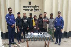 ছাতকে পুলিশের অভিযানে ৩টি মোবাইলসহ ৭ চোর গ্রেপ্তার