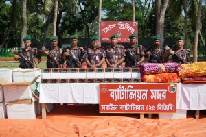 বিজয়নগরে বিজিবি' র অভিযানে পিকআপসহ কোটি টাকার পন্য উদ্ধার