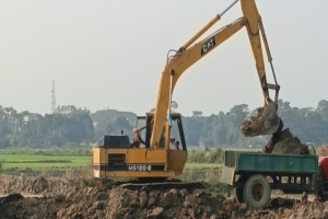 নিষেধাজ্ঞা অমান্য:ছাতকে শাহীন-নলু সিন্ডিকেটের কবলে ফসলি জমি