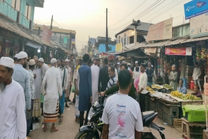 দোয়ারাবাজারে ইফতারিকে ঘিরে বিকেলের ব্যস্ততা: উৎসবমুখর রমজানের চিরচেনা রূপ
