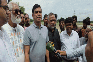 খোয়াইয়ের বাঁধের স্থায়ী সমাধানে সমীক্ষার নির্দেশ প্রতিমন্ত্রীর