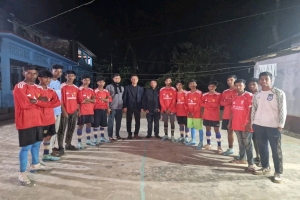 ছাতকে রুহুল আমিন ফুটবল ক্লাবের খেলোয়াড়দের মাঝে জার্সি বিতরণ