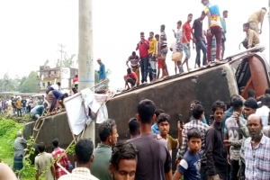 হবিগঞ্জে শ্যামলী পরিবহনের বাস উল্টে আহত ১৫