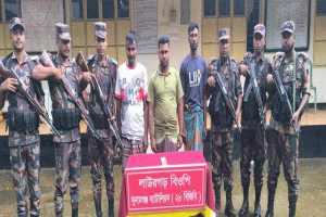 তাহিরপুরে চোরাকারবারিদের হামলায় বিজিবির টহলদল আহত, আটক ৩ জন