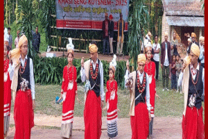 কমলগঞ্জে নাচ–গান আর রঙিন আনন্দে খাসিয়াদের বর্ষবিদায়
