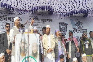‌'হিজাব নিয়ে টানাটানি করলে আগুন জ্বলবে'