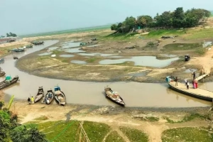 নাব্যতা সংকটে সোমেশ্বরী: অস্তিত্ব সংকটে শতবর্ষী মধ্যনগর বাজার