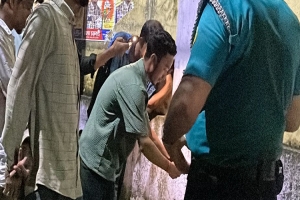 সিলেটে বিস্কুটের কার্টনে নবজাতকের মরদেহ উদ্ধার, তদন্তে পুলিশ