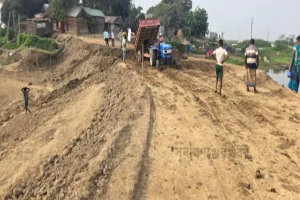 সুনামগঞ্জে অর্থাভাবে ফসলরক্ষা বাঁধের কাজে মন্থরগতি: বিপাকে ৯৩ পিআইসি