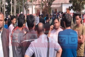 মৌলভীবাজারে জামায়াত প্রার্থীর মনোনয়ন ঠেকাতে বাড়ি অবরুদ্ধ সাধারণ জনতা’র