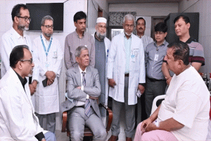 ভূমিমন্ত্রী মিনুকে দেখতে হাসপাতালে রাষ্ট্রপতি