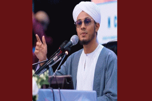 প্রেমিকাসহ স্থানীয়দের হাতে আটক সিলেটের বিতর্কিত বক্তা রাফি রাহাত