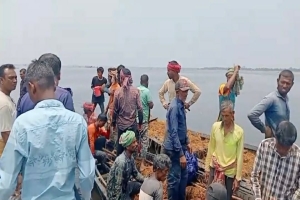 দিরাইয়ে ভেসে ওঠা ধান লুটের চেষ্টা, পুলিশের ধাওয়ায় পালালো দুর্বৃত্তরা