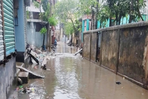 শায়েস্তাগঞ্জ পৌরসভার প্রধান সড়কের বেহাল দশা