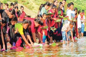 বাড়ি ফিরতে পারছেন না ক্ষুদ্র নৃগোষ্ঠীর শিক্ষার্থীরা
