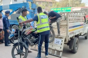 সিলেটে ট্রাফিক পুলিশের অভিযানে ২৪ ঘন্টায় ৭৬ যানবাহন আটক