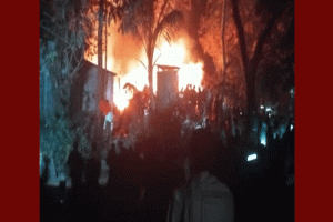 শান্তিগঞ্জে গ্যাস সিলিন্ডার বিস্ফোরণে অগ্নিকাণ্ড, কয়েকটি ঘরবাড়ি ক্ষতিগ্রস্ত