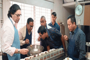 দুই নিলামে ১০ কোটি টাকার চা বিক্রি করে রেকর্ড ন্যাশনাল টি’র