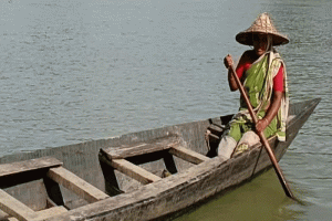 ঋণের বোঝা মাথায় নিয়ে শাল্লার ঘাটে নৌকার মাঝি সুমিত্রা