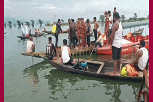 টাংগুয়ার হাওরে নৌযান থেকে পানিতে পড়ে নিখোঁজ শিশু উদ্ধার