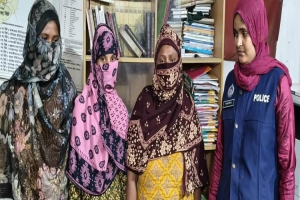 সুনামগঞ্জে অস্ত্রসহ ‘লেডিকান্তা’ ও তার দুই নারী সহযোগী গ্রেপ্তার