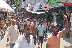 জামালগঞ্জে বিএনপি নেতার বিরুদ্ধে চাঁদাবাজির অভিযোগ, শ্রমিকদের বিক্ষোভ