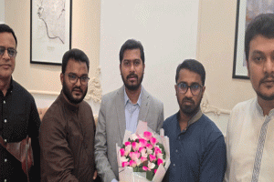 চিকিৎসা শেষে দেশে ফিরলেন নুর