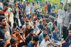 শিক্ষা উপদেষ্টার পদত্যাগ দাবিতে উত্থাল সিলেট