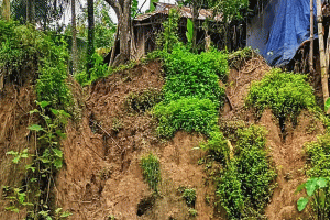 শ্রীমঙ্গলে লাখাইছড়া চা বাগানে পাহাড় ধ্বসের আতঙ্ক