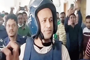 হাইকোর্টে জামিন পেলেও সহসাই মুক্তি পাচ্ছেন না ব্যারিস্টার সুমন