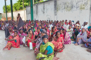 পূজা এলেই বোঝা বাড়ে যাদের...