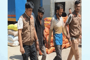সুনামগঞ্জে পিকআপভর্তি ভারতীয় জিরা ও ফুসকাসহ গ্রেপ্তার ২