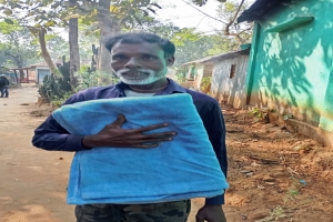 আমেরিকা প্রবাসীর অর্থায়নে মাধবপুরে ৪ শতাধিক মানুষের মধ্যে শীতবস্ত্র ও খাবার বিতরণ