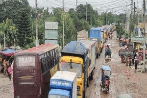 ঢাকা-সিলেট মহাসড়কে ভাঙাচোরা ও প্রকল্পজটিলতার বাড়ছে দুর্ভোগ