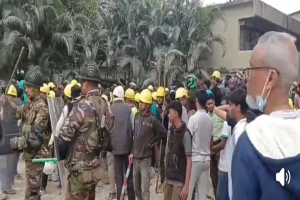 ছাতকে অটোরিকশা দাঁড় করানো নিয়ে দুই গ্রামবাসীর সংঘর্ষে আহত অর্ধশতাধিক