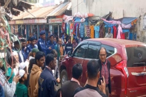 মধ্যনগরে প্রাথমিক বিদ্যালয় পরিদর্শনে শিক্ষা উপদেষ্টা বিধান রঞ্জন রায় পোদ্দার