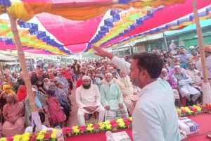 তারেক রহমানের ৩১ দফা বাস্তবায়নে ধারাবাহিক ভাবে উঠান বৈঠক করছেন আনিসুল হক