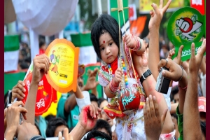 মস্তক তুলতে দাও, অনন্ত আকাশে