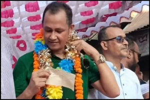 সুনামগঞ্জে বিএনপি নেতাকে ১০ লাখ টাকার চেক দেওয়া কর্মীর অ্যাকাউন্টে আছে ৩,৪১২ টাকা