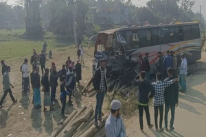 সিলেটে তিন বাসের সংঘর্ষে নিহত ২, আহত অন্তত ১২