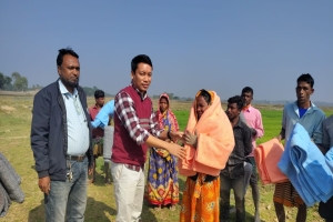 দোয়ারাবাজারে শীতার্তদের পাশে ইউএনও