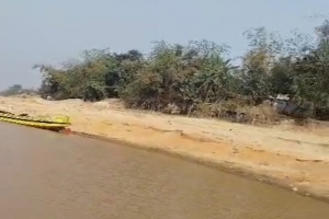 যাদুকাটায় অবৈধ বালু উত্তোলন: হুমকির মুখে অদ্বৈত জন্মধাম ও অর্ধশত কোটি টাকার প্রকল্প
