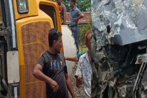 জৈন্তাপুরে ট্রাক–হাইয়েস সংঘর্ষ, চালকের হাত বিচ্ছিন্ন