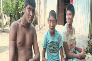 শাল্লায় তিন প্রতিবন্ধী সন্তানের ভবিষ্যৎ আঁকড়ে ধরে দু:সহ জীবন বাবার
